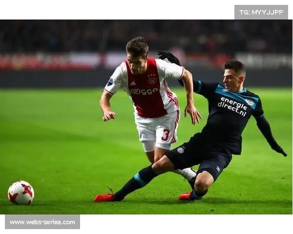 埃因霍温边卫积极前插 存在防守空档易遭反击