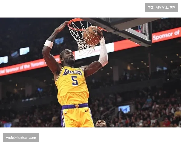 斯玛特入围最佳队友奖候选，雷迪克：他给湖人和艾顿带来巨大帮助